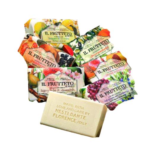 Sapone Frutteto Uva Rossa e Mirtillo Protettivo e Nutriente  250 gr. Sapone Frutteto Uva Rossa e Mirtillo Protettivo e Nutriente  250 gr.