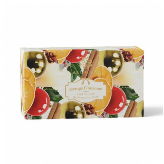 Sapone natalizio solido vegetale Xmas alla Cannella e Arancio 200 gr. Sapone natalizio solido vegetale Xmas alla Cannella e Arancio 200 gr.