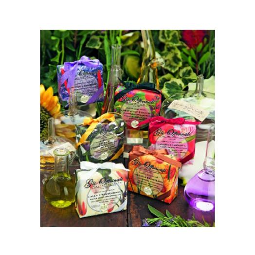 Sapone Officinali Calla e Rosmarino Vellutato e Ricostituente  200 gr. Sapone Officinali Calla e Rosmarino Vellutato e Ricostituente  200 gr.