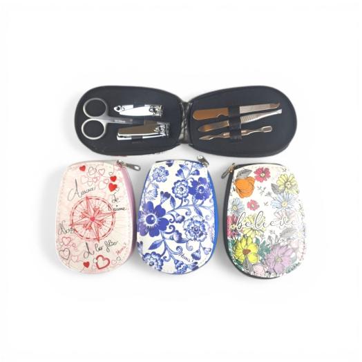 Set Manicure con 6 accessori e custodia in similpelle cm.11x8