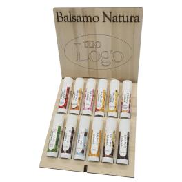 Espositore da banco in legno con  60 pezzi (50+10 omaggio) assortiti di stick labbra personalizzabile.